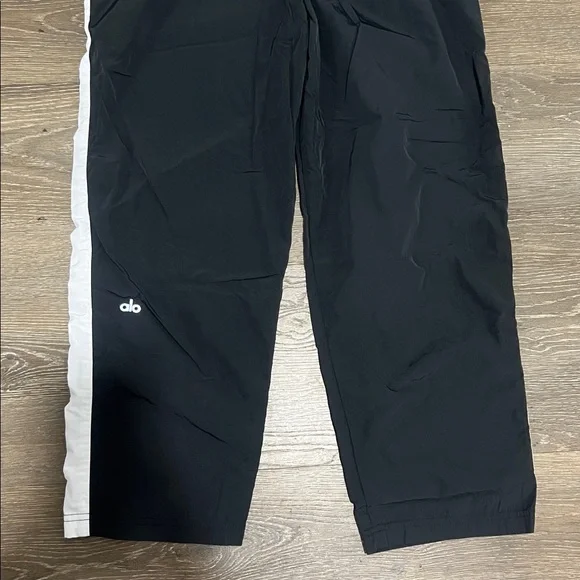 Alo Retrack Pants Small - Picture 4 of 5